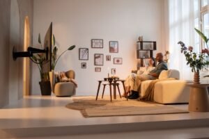 TVM7655-TVM7675-TVM7675PRO_Ambiance_Image_Living_Room_Evening